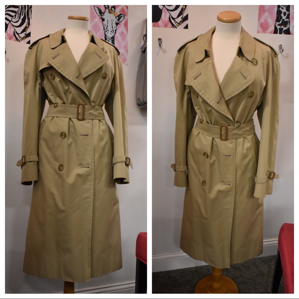 🌟Burberry Trench🌟 SOLD ❌❌ - Picture 2 of 8